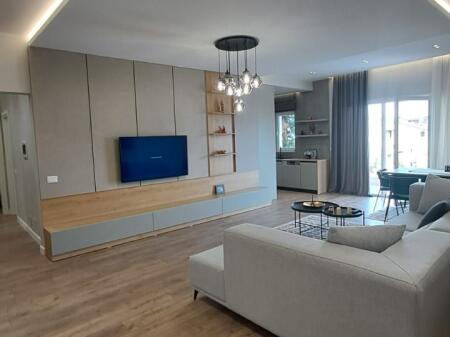 APARTAMENT ME QIRA 3+1+2 PRANE KOPSHTIT BOTANIK
