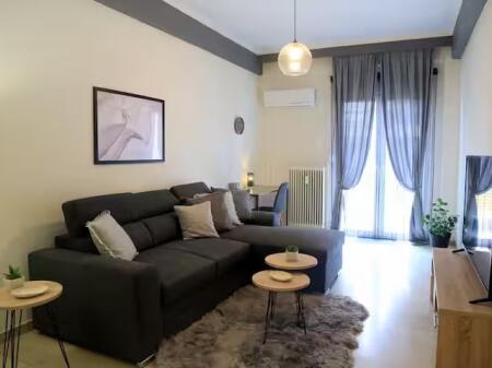 Vile me qera 2+1 prane Kompleksit Grand (ID BV22517) Tirane