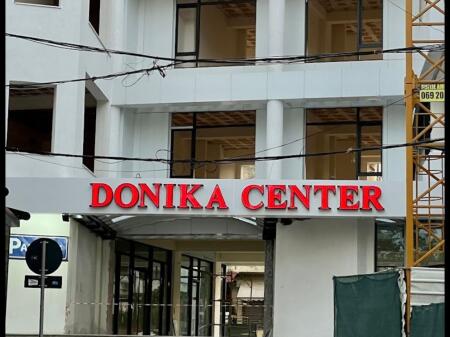 2+1,bosh per zyra ose banim,te donika center rruge e durresit,cmimi 900 euro