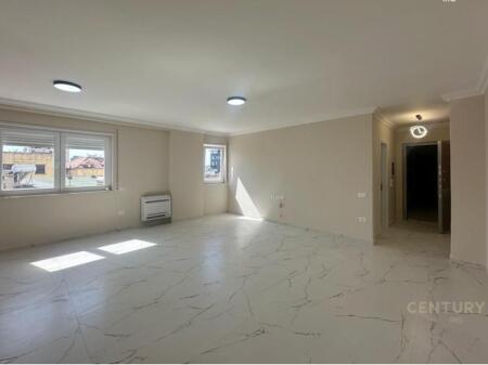 Jepet me qera 2+1 kafe Flora 100 metra2 90000 lek