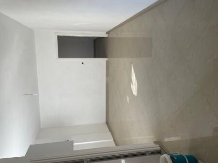 Empty 1+1 apartment for rent between 5 Maj and Siri Kodra street