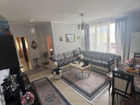 Appartamento 2+1 con 2 bagni in vendita vicino al mercato industriale – Durazzo