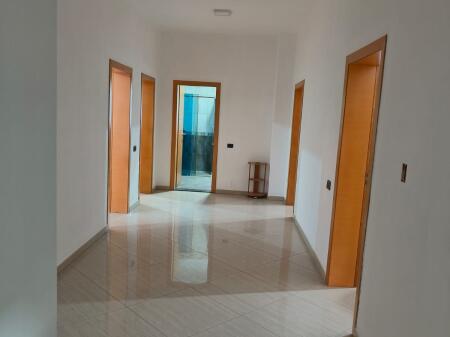 In affitto 4+1. piano di una Villa di 3 piani