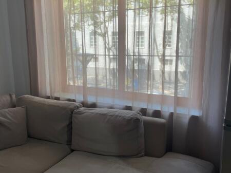 Jepet me qera 1+1 mobiluar kat 2 te stacioni trenit 50000 lek