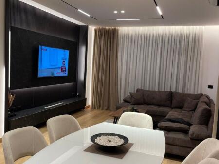 Jepet apartament me qira 2+1 Astiri