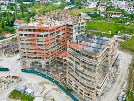 Al Complesso Aluna, Appartamento 1+1 con Struttura Regolare in Vendita!!!