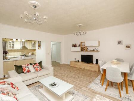 Jepet me Qera Apartament 3+1+2📍Qender, Sheshi Skenderbej