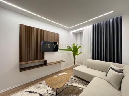 Vendesi in vendita 1+1 Appartamento  Via Fortuzi