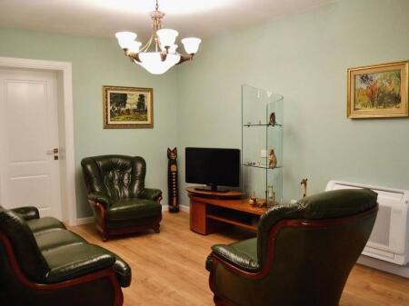 🏢Ne zonen e 21 Dhjetorit,Rr.Naim Frasheri jepet me qera apartament 2+1,i mobiluar 800 Euro    