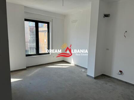 Ambjent per zyra me qera ne rrugen Karl Gega, prane Bulevardit te Ri (ID 42611238)