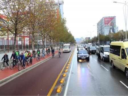 SHESIM NJESI KOMERCIALE NE RRUGEN DRITAN HOXHA