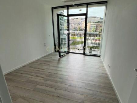 JEPET ME QIRA AMBIENT KOMERCIAL ME POST PARKINMI TE LAKE VIEW! 1,200 € /Muaj