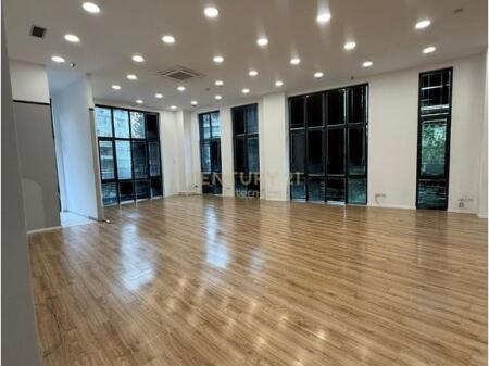 🏢 Business Premises/Office for Rent – “Park Gate”, Elbasanit Street