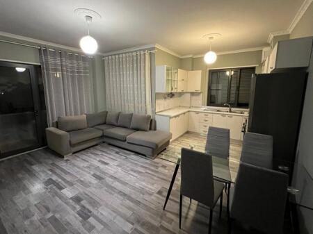 Apartametn 2+1+2 me qira ne Ali Demi,