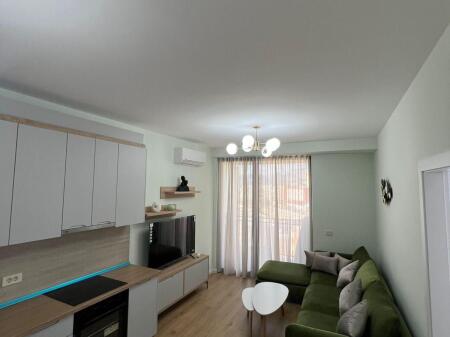 🏡 Appartamento in affitto – Golden Tower, Via Mine Peza, Tirana💶 Prezzo: 90000 Leke/mese