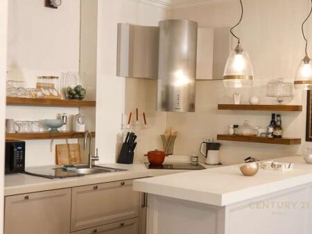 🏙️ Shitet Apartament 3+1 në Zemër të Bllokut