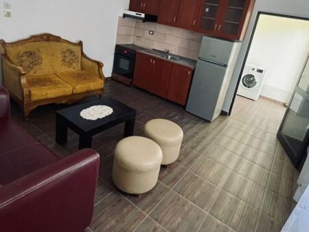 Shtepi private me qera 1+1 prane Fiori di Boskos