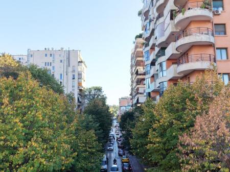 AMBIENTE COMMERCIALE PIANO 0 IN AFFITTO A BLLOK