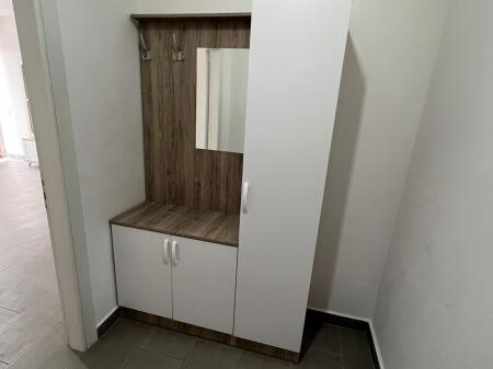 Apartment 2+1, Kamez!