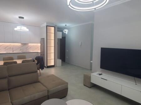 Affittasi appartamento 2+1+2+posto auto