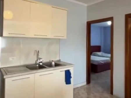 Casa in affitto 2+1, Vicino all'università Zonja Keshillit Buono. 600 Euro