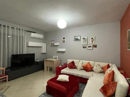 In vendita: Appartamento 2+1+2  Superficie lorda: 106 m/2  Superficie netta: 95m/2  