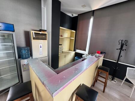 OPPORTUNITY!!! BUSINESS PREMISES FOR RENT IN THE CENTER OF GOLEMI!!!