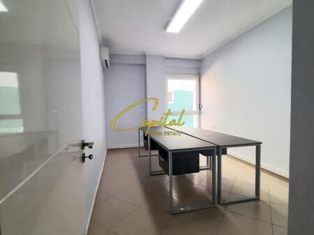 UFFICIO IN AFFITTO 95 M2 CENTRO 800 EURO
