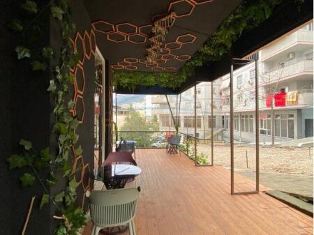 Shes bar Lounge, Fresk, Tiranë.