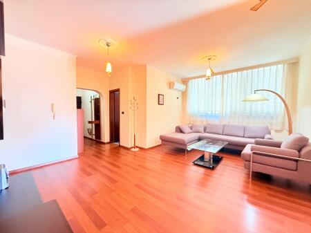 🏢 Locale in Affitto – Blloku (vicino a Colonial) 🌆