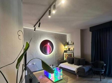 Appartamento elegante 1+1 con balcone e vista panoramica – Viale “Zogu i Parë”, Centro, 650€/mese