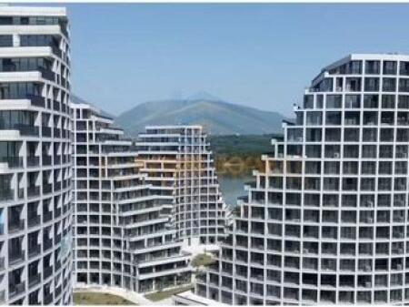 Shitet, Apartament 3+1+2, Lake View Rezidence, Liqeni Artificial, Tiranë.
