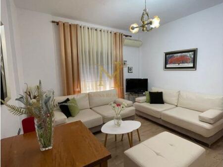 Rent apartment 1+1 Durres, near the market