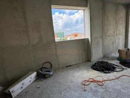 Apartament 2+1+2, ne shitje Fusha e Aviacionit, Tiranë.