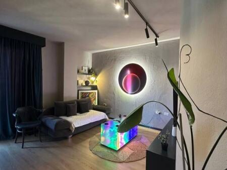 OFOHET ME QIRA APARTAMENT 1+1+BALLKON TEK BULEVARDI ZOGU I PARE