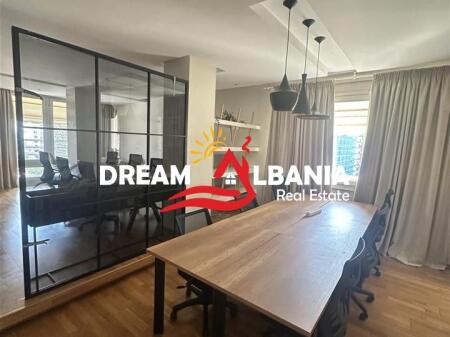 Ufficio in affitto a Bllok, Tirana (ID 42611194).