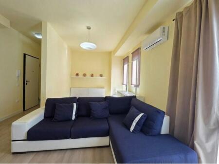 GARSONIERE QERA - MYSLYM SHYRE / E PABANUAR ME PARE .