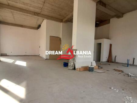 Jepet me qera Dyqan Post parkimi ne Laprake prane Hotel Relax, Tirane(ID 4271945).