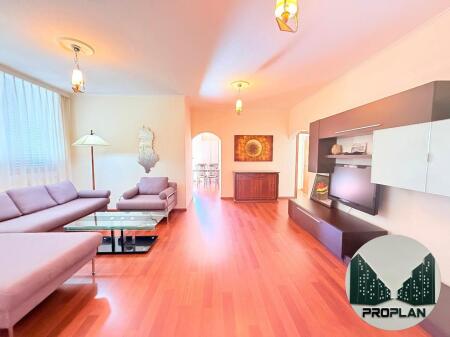 APPARTAMENTO E PARCHEGGIO A BLLOK PER UFFICIO O ABITAZIONE