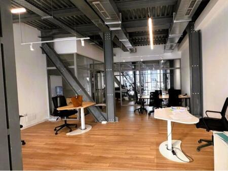 Ufficio arredato presso il Comune di Parigi, vicino a Kika 2!