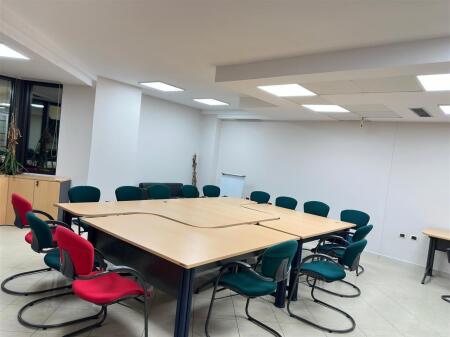 🏡 Jepet Ambient per zyre me qira ne Bllok