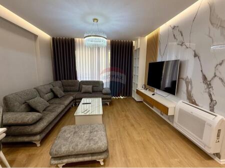 Appartamento + 2 Posti Auto - In Affitto - Lago Secco