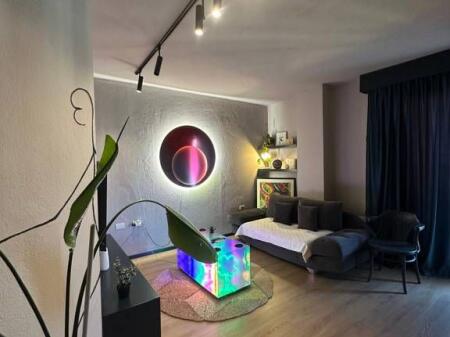 JEPET ME QIRA APARTAMENT 1+1+BALLKON TEK BULEVARDI "ZOGU I PARE", QENDER!