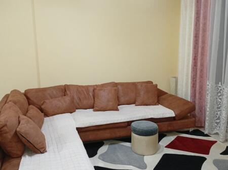 Jepet me qera apartamenti 2+1+2 ne Astir 50.000 Leke