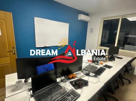 Ufficio in affitto in Via Brigada VIII, Bllok (ID 42611387)