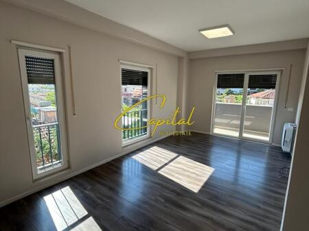 SHITET APARTAMENT 2+1 ISH STACIONI TRENIT 210.000 EURO