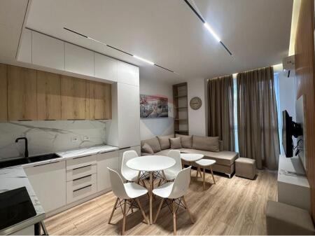 Apartment 1+1 for rent at Komuna e Parisit.