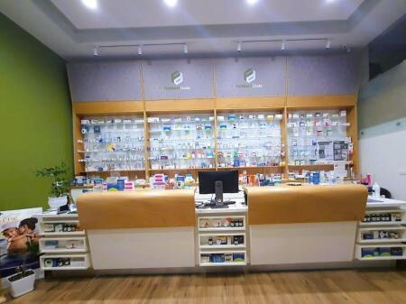 FARMACI ME QIRA PRANE RRUGES SE KOSOVAREVE