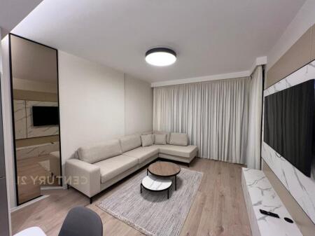 Apartament 1+1 + post parkimi  prane Qendres!