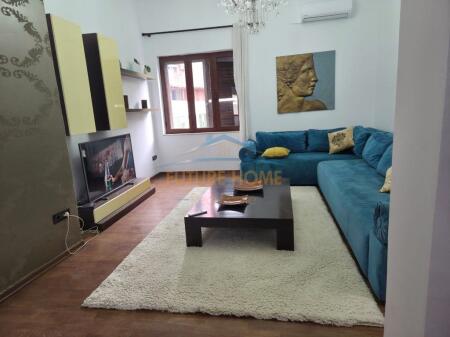 Apartament me qera 2+1+2, Qender, Rruga Dibres, Tiranë